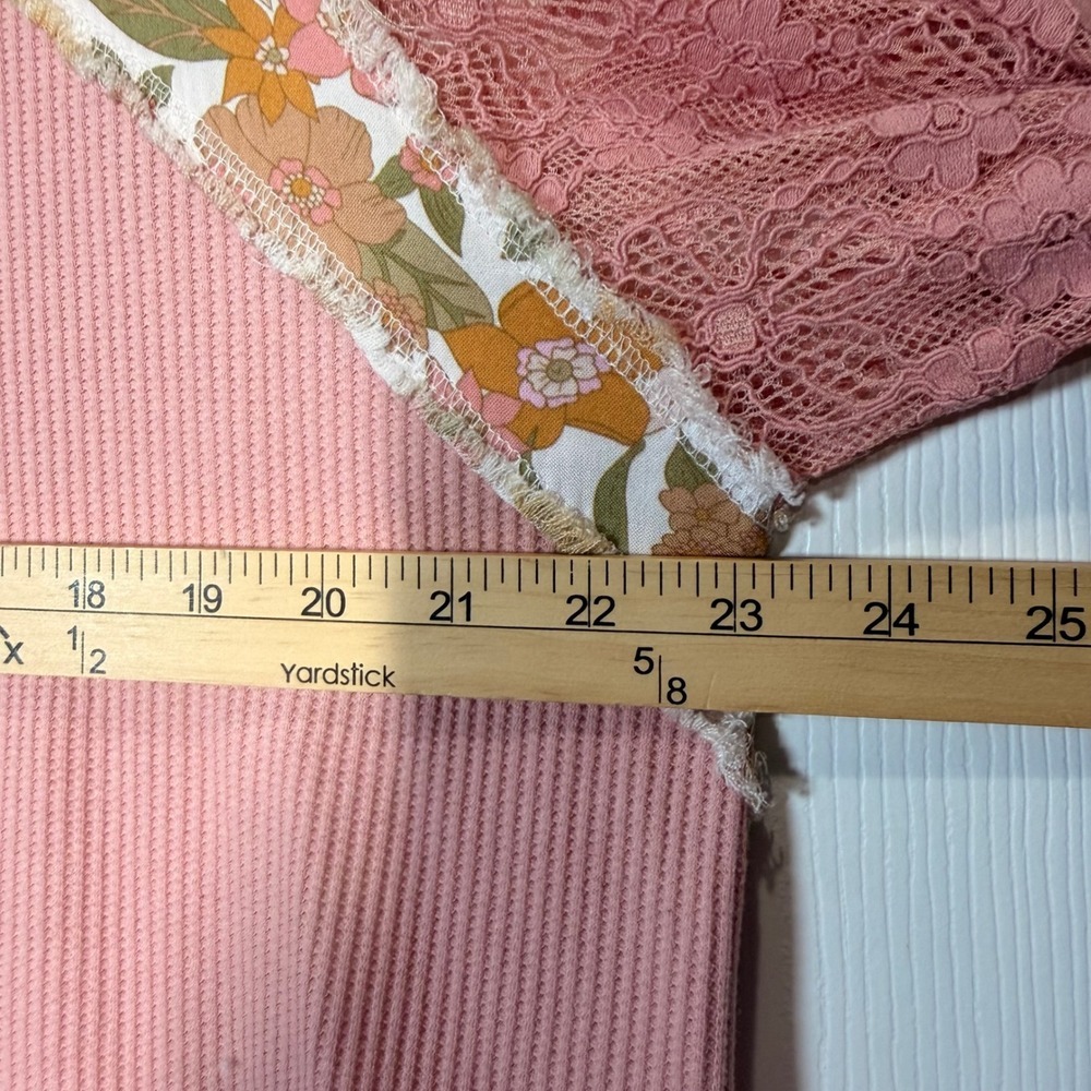 POL Pink Floral Lace Waffle Knit Long Lace Sleeve Top Size L YKT1297 Spring NWOT - Picture 6 of 8
